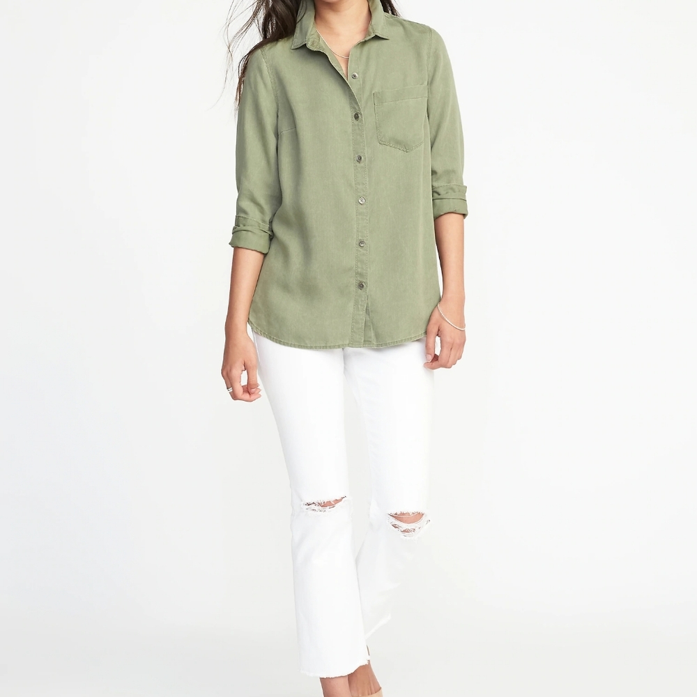 NWT Olive Relaxed Casual Button Up Shirt